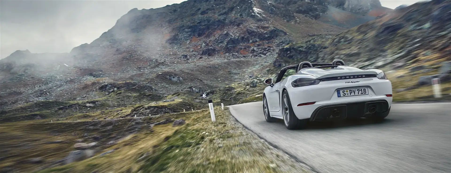 Porsche - 718 Spyder modelini ayrıntılarıyla keşfedin. 